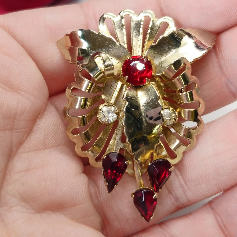 Vintage Red Crystal Gold Plated Leaf Brooch or Pendant